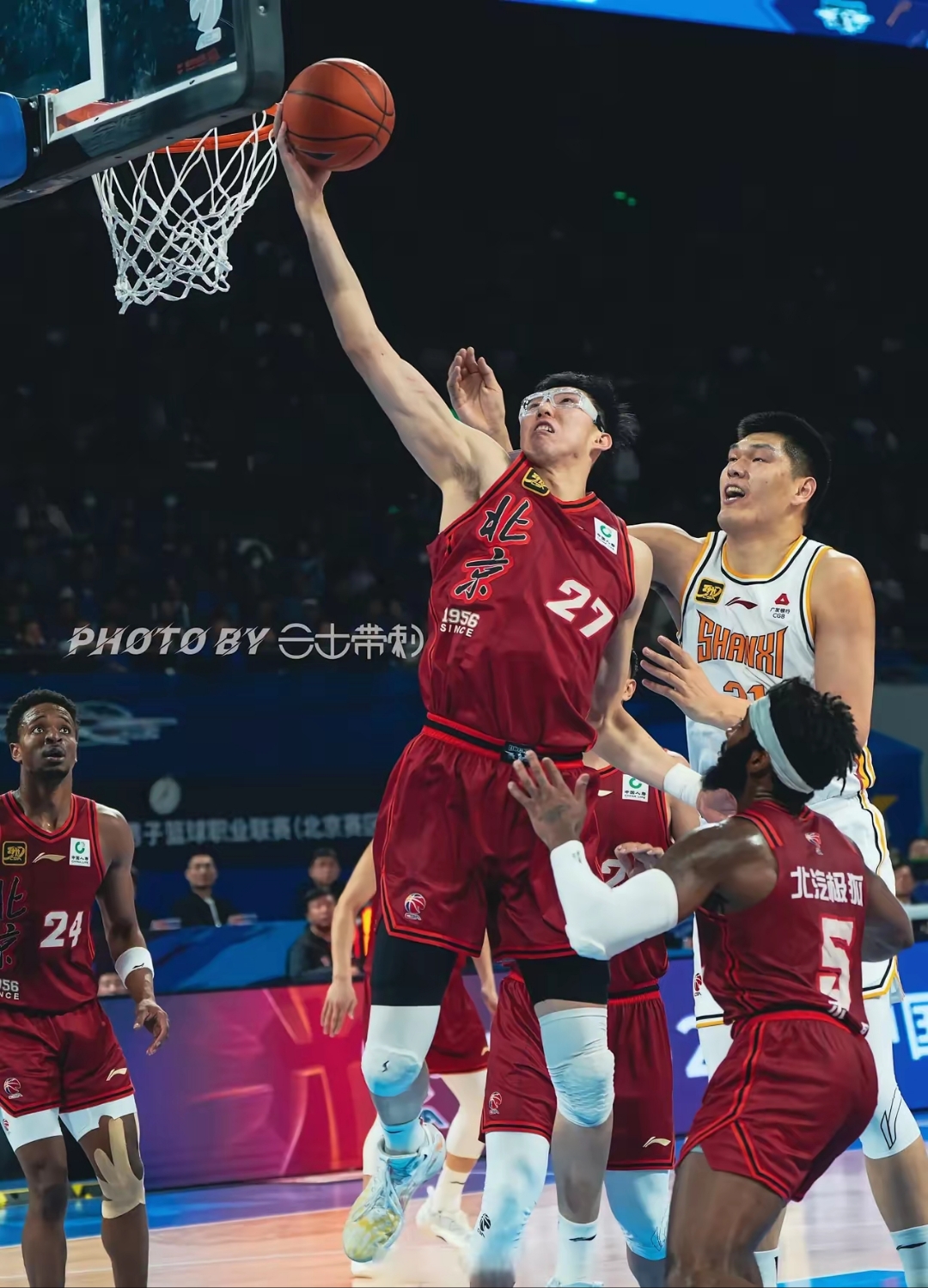 lol官网入口登录-包含欧联倒计时，深圳男篮赛后远射贴柱，细节引发关注，气氛紧张，临场指挥获称赞的词条